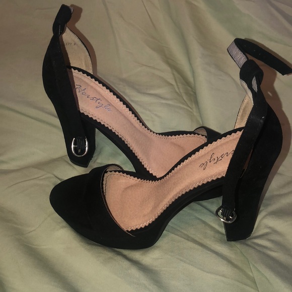 Black Suede Block Heel - Picture 1 of 4